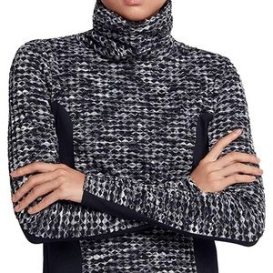 NIKE PRO Hyperwarm turtleneck